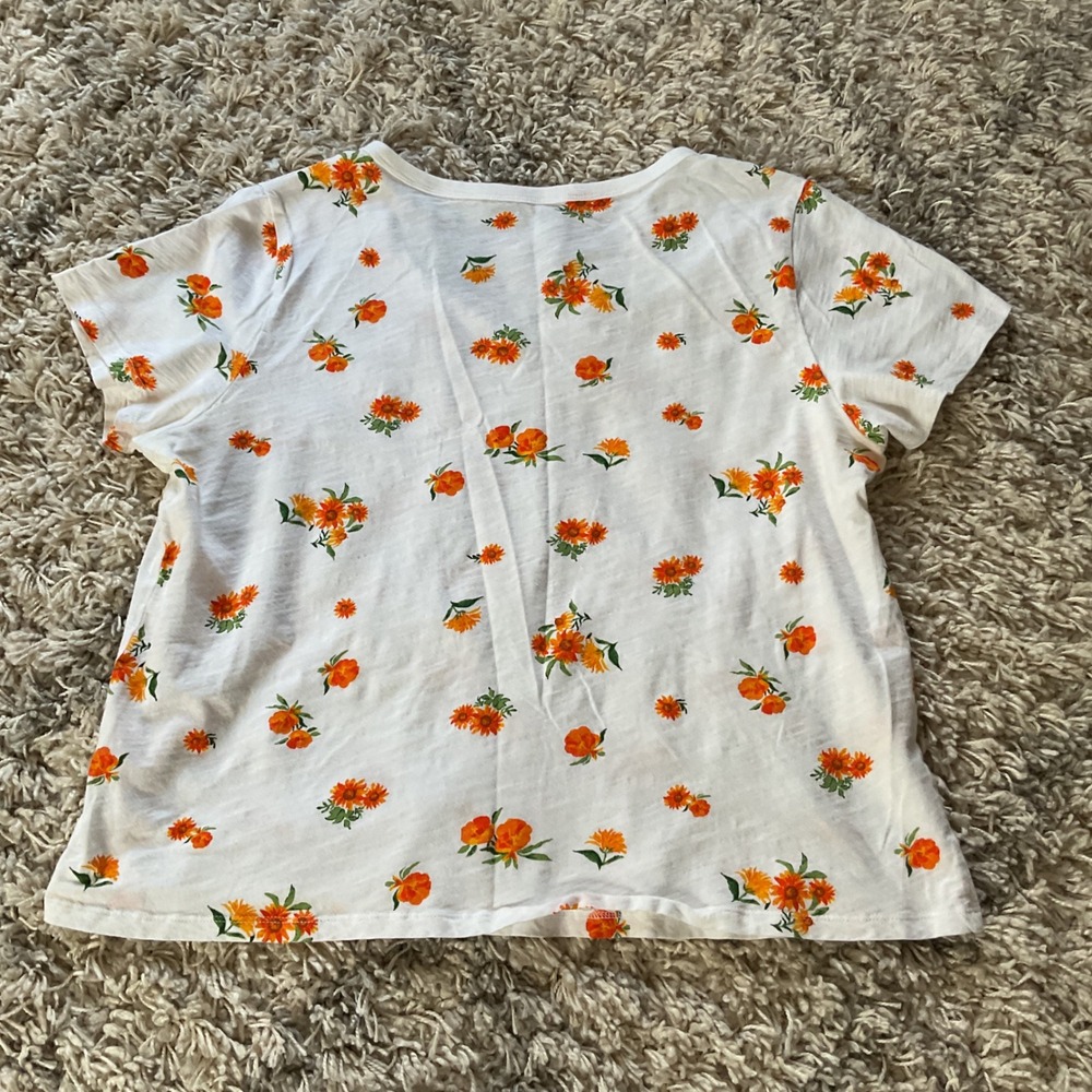 Old Navy EveryWear V-Neck Floral T-Shirt White Orange Yellow Size L - Picture 2 of 13